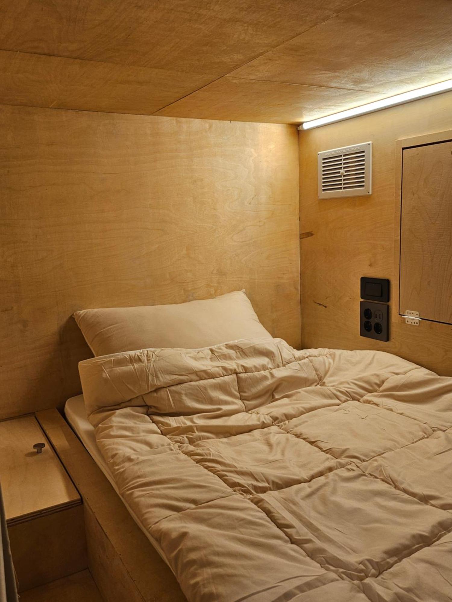 Travel Light Hostel Busan Exterior photo