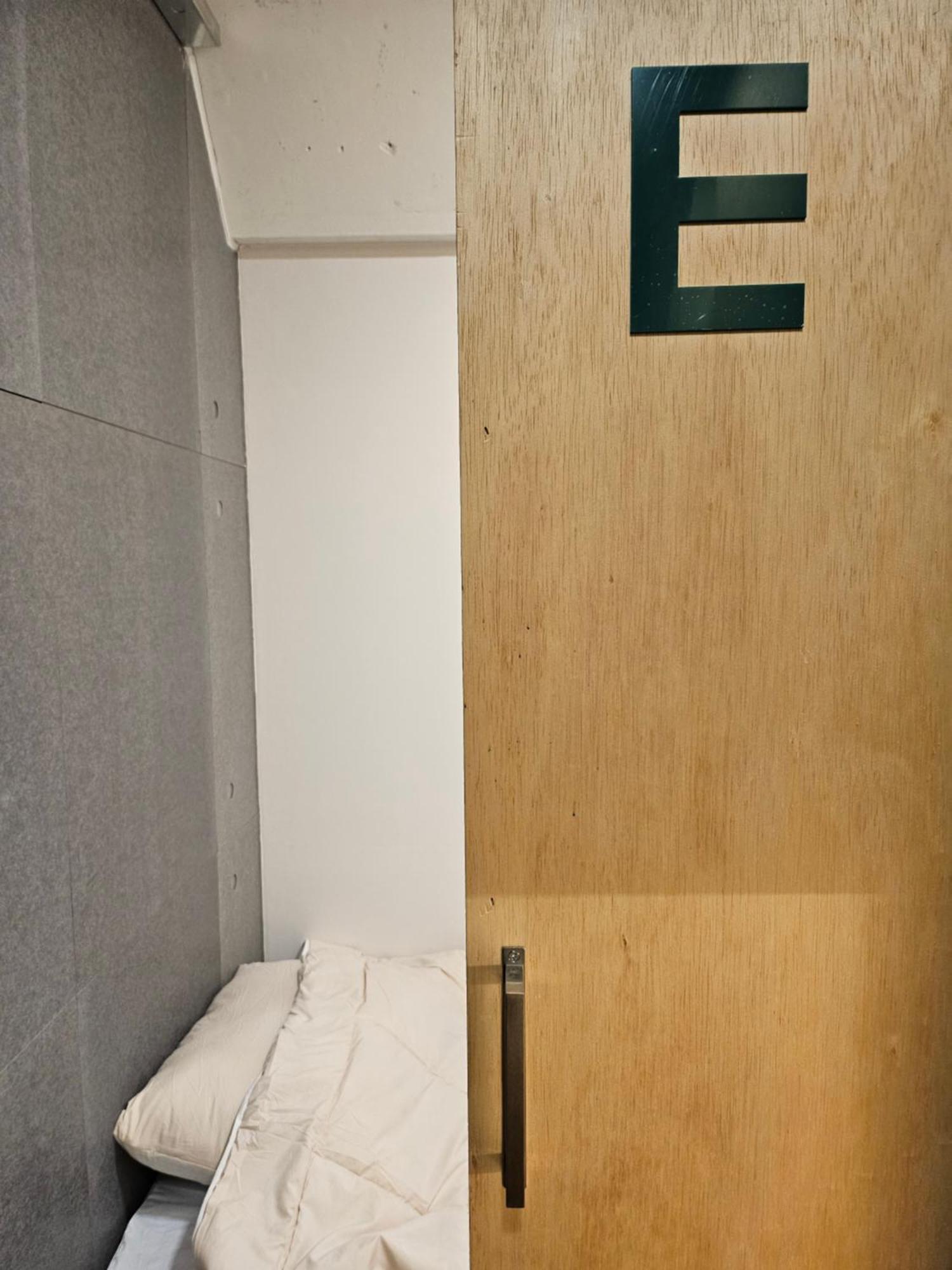 Travel Light Hostel Busan Exterior photo