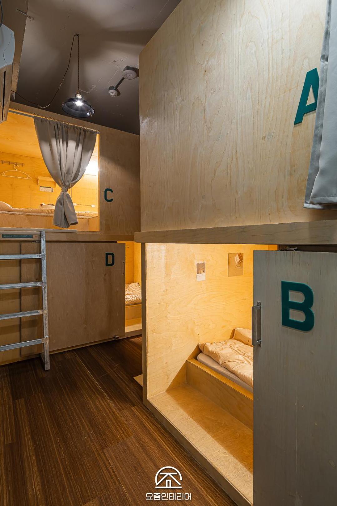 Travel Light Hostel Busan Exterior photo