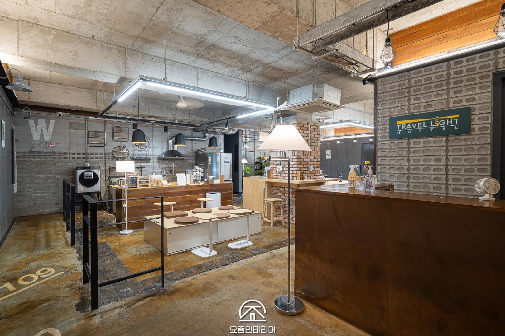 Travel Light Hostel Busan Exterior photo
