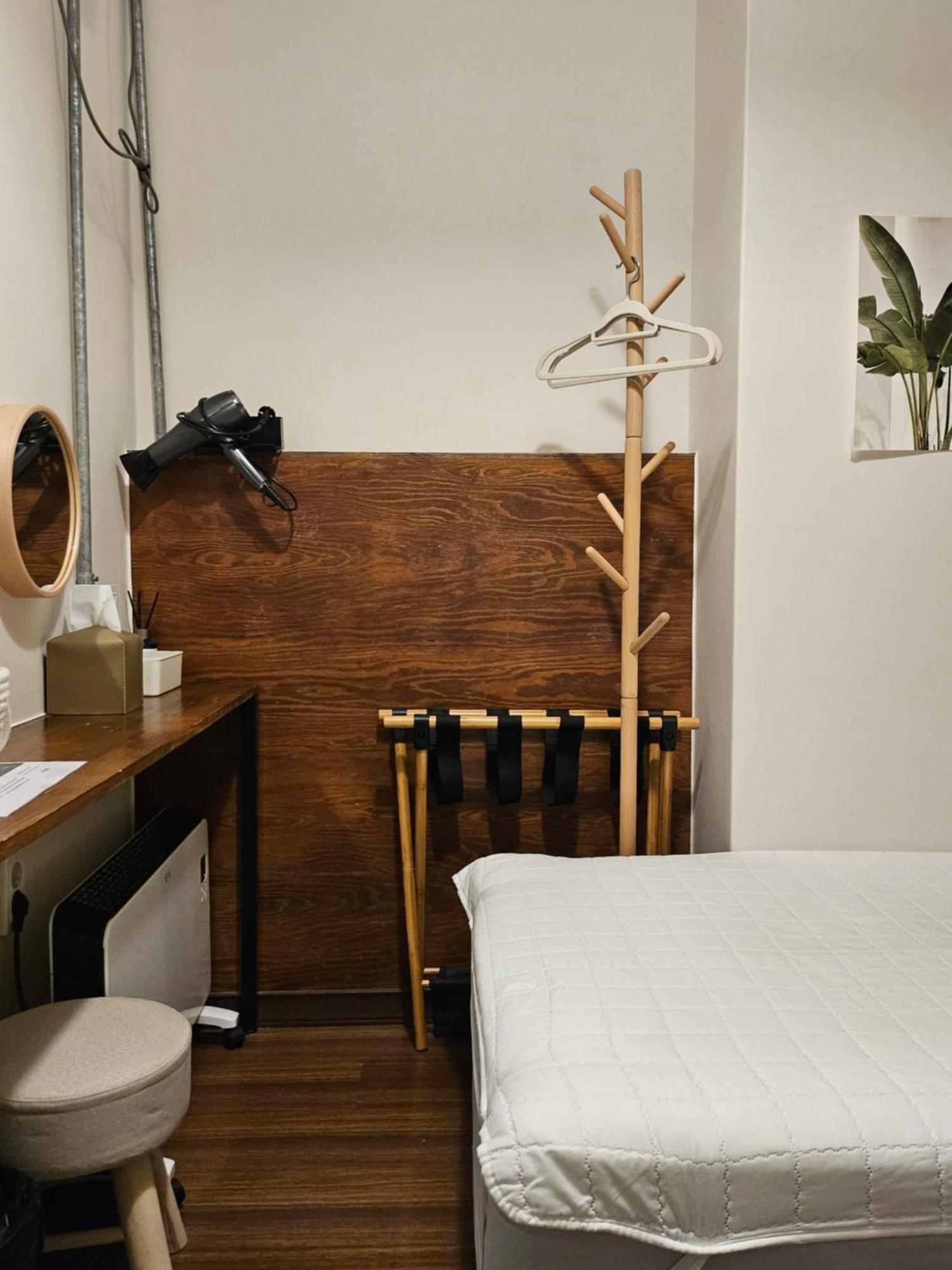 Travel Light Hostel Busan Exterior photo