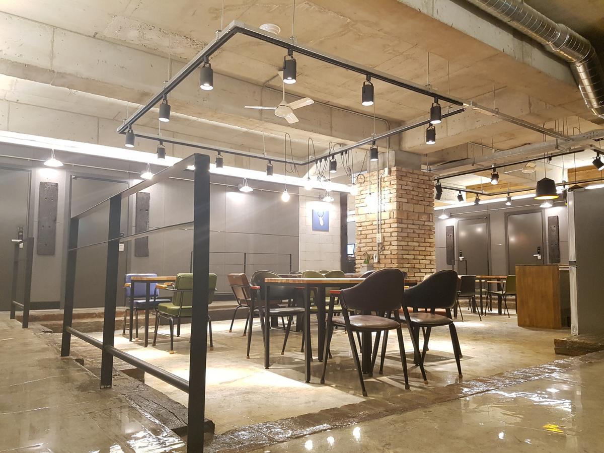 Travel Light Hostel Busan Exterior photo